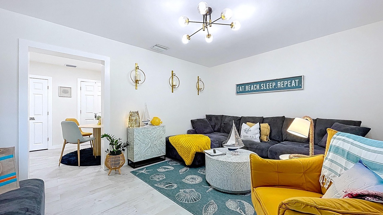 Photo of Livingroom in Holmes Beach