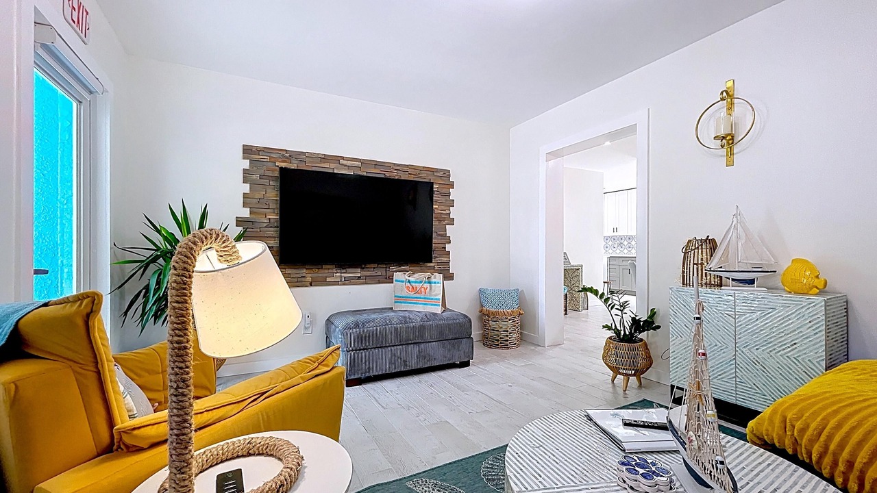 Photo of Livingroom in Holmes Beach