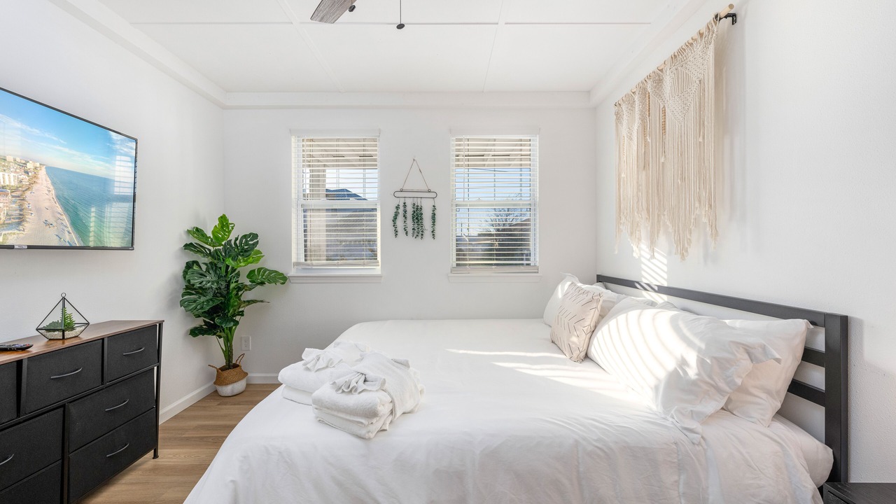 Photo of Bedroom in Biltmore Beach