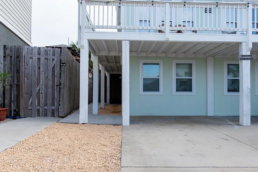 Photo of Outdoor in Biltmore Beach