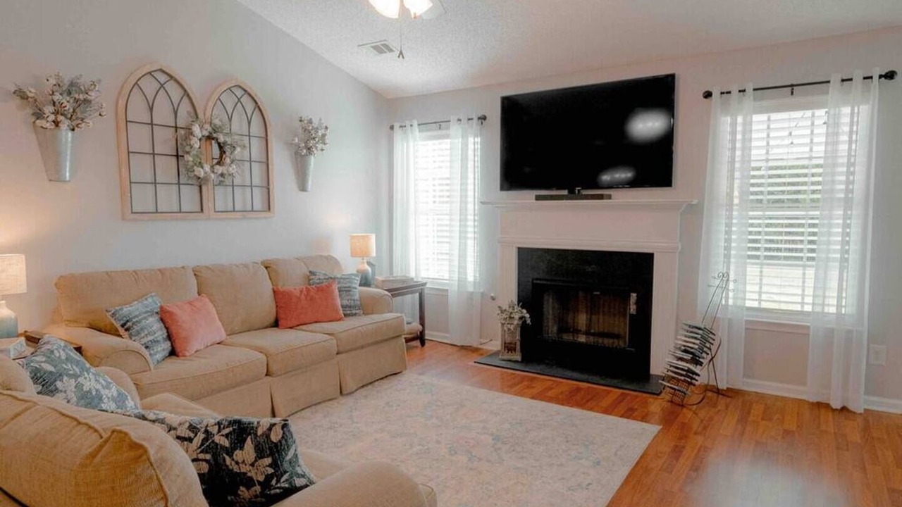 Photo of Livingroom in Houston County