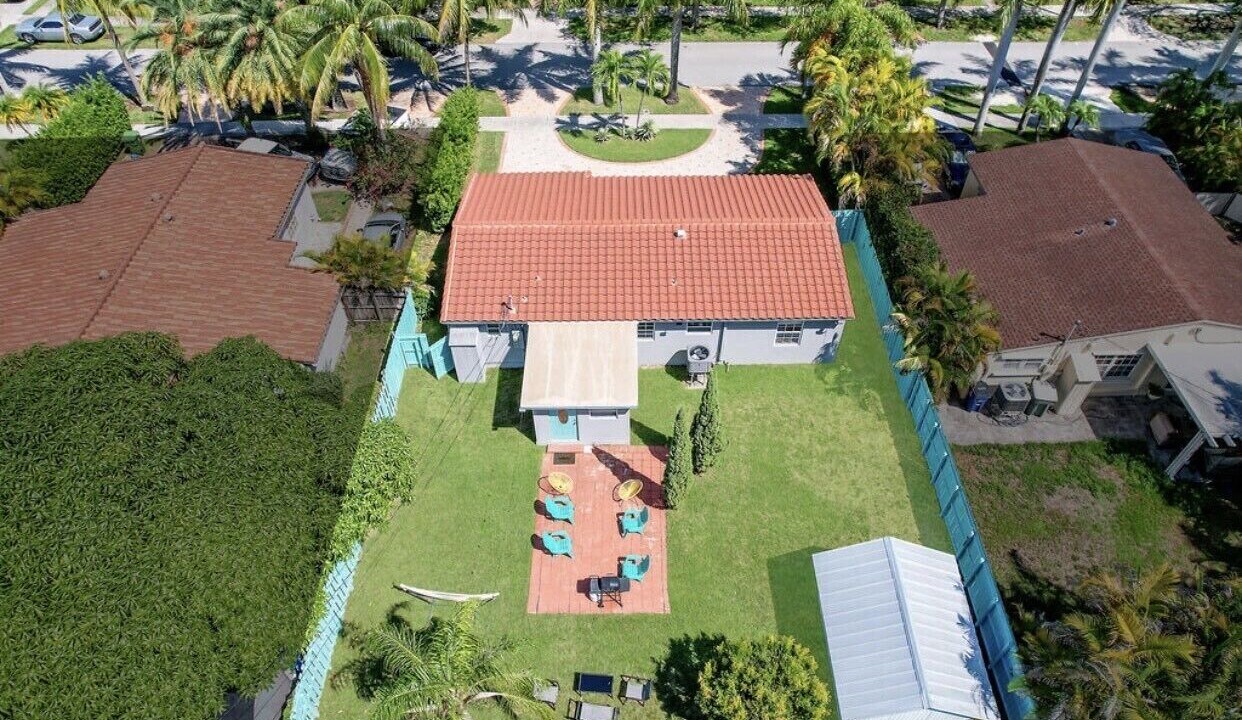 Photo of Outdoor in Hallandale Beach