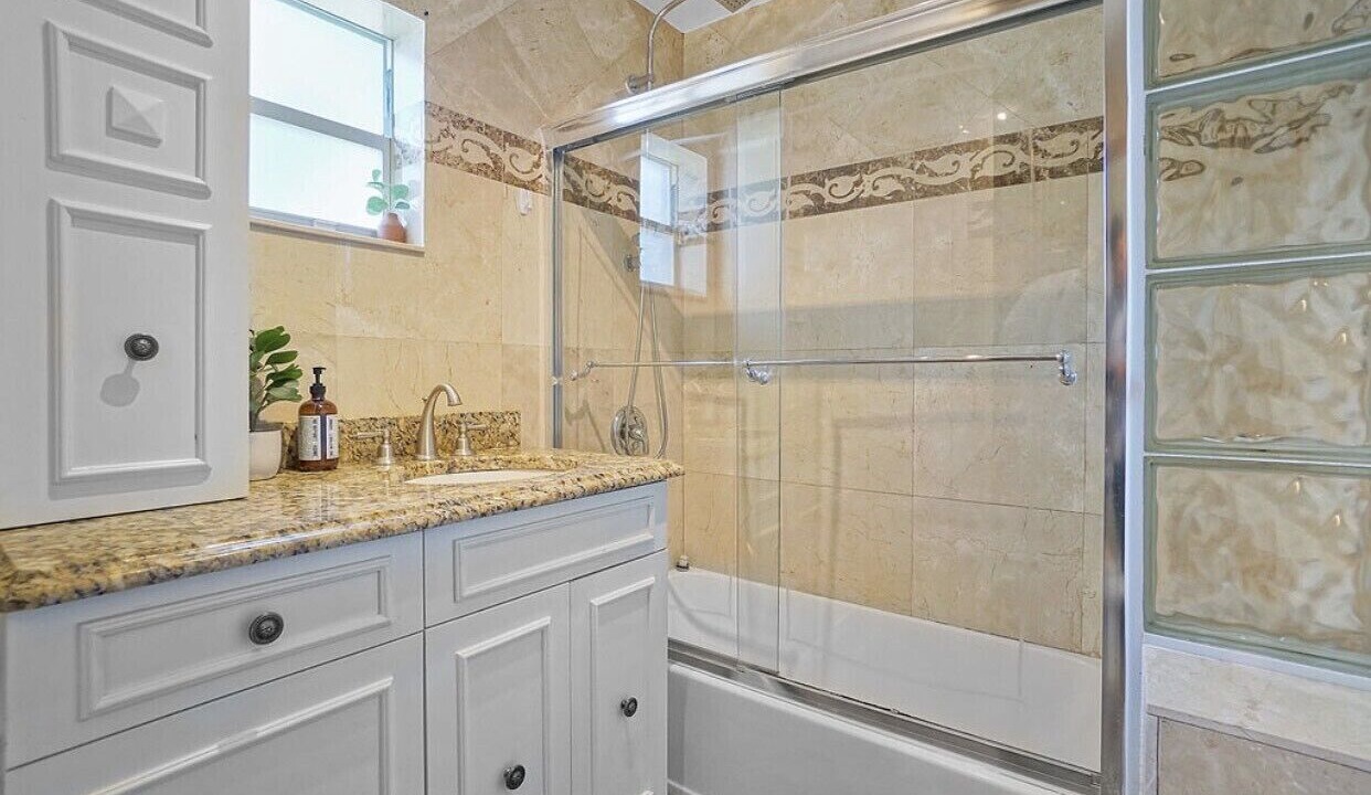 Photo of Bathroom in Hallandale Beach