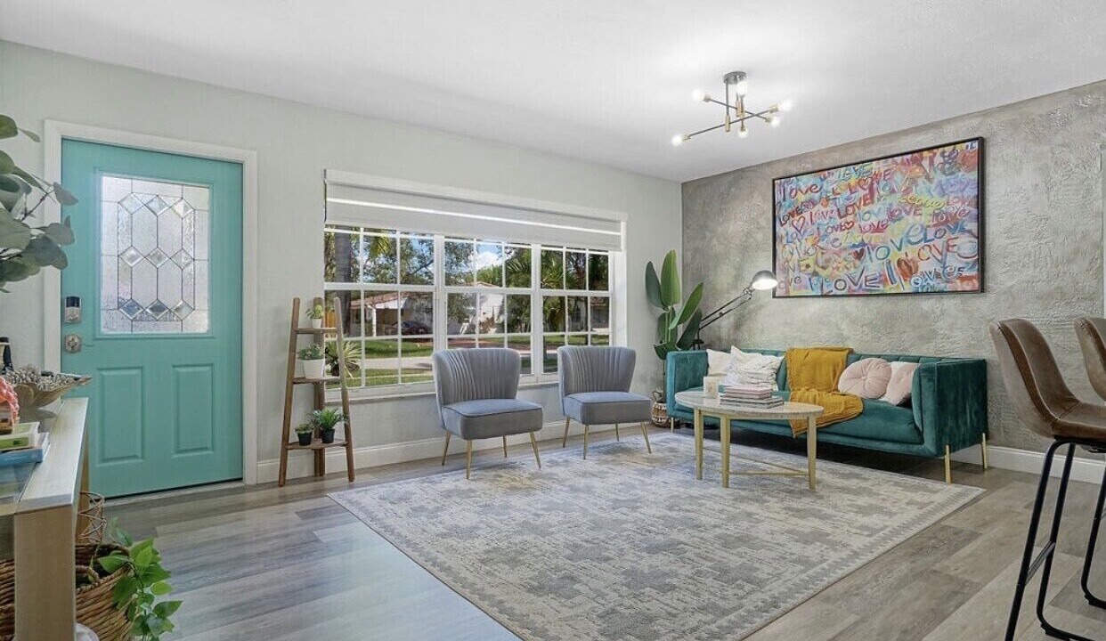 Photo of Livingroom in Hallandale Beach