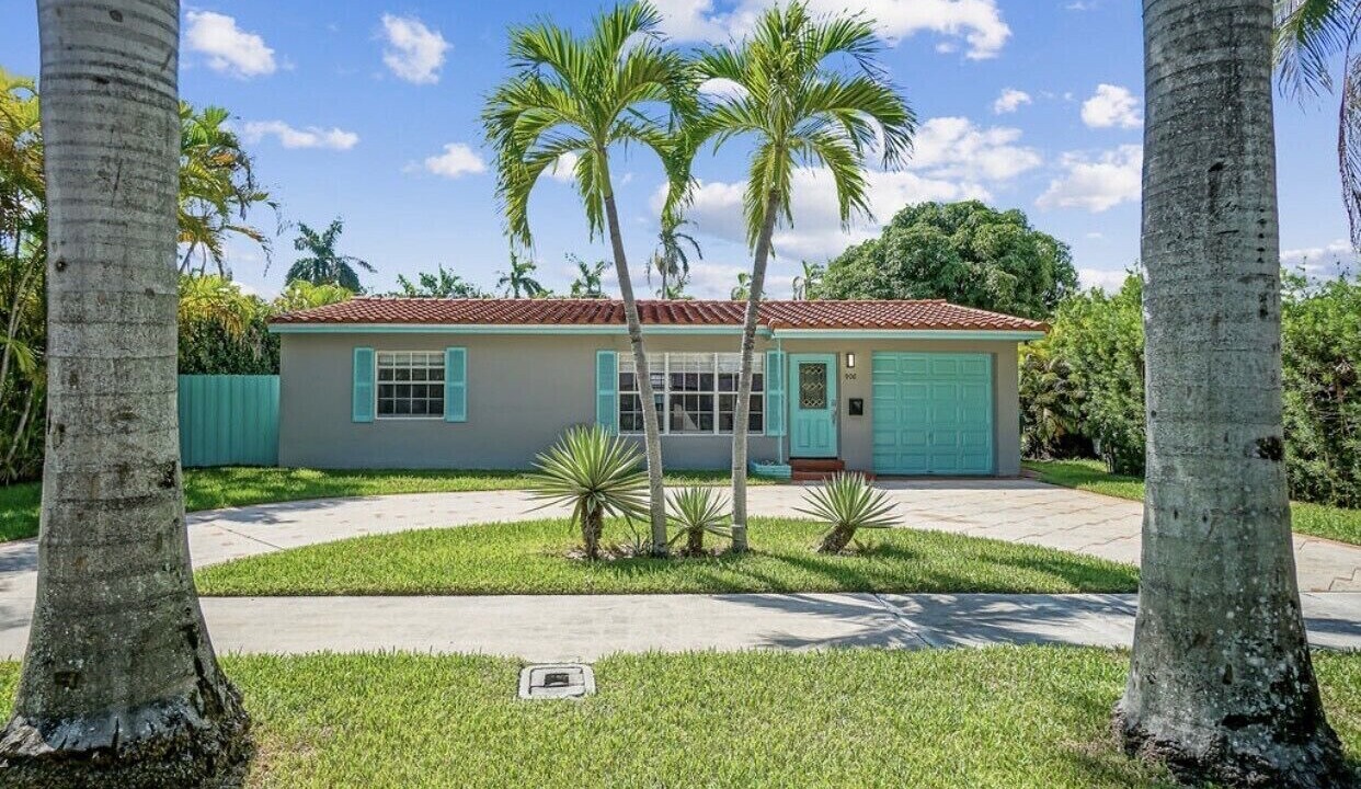 Photo of Outdoor in Hallandale Beach
