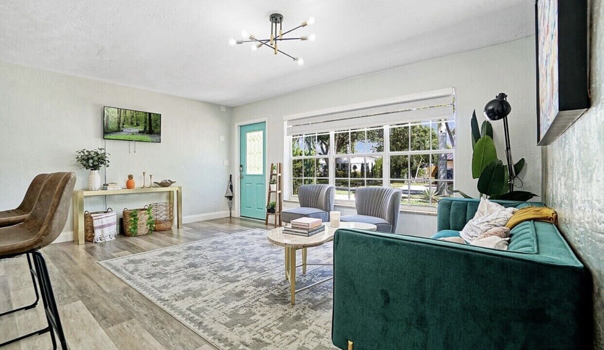 Photo of Livingroom in Hallandale Beach