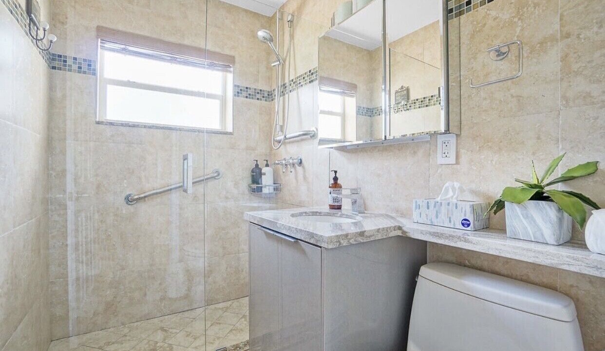 Photo of Bathroom in Hallandale Beach