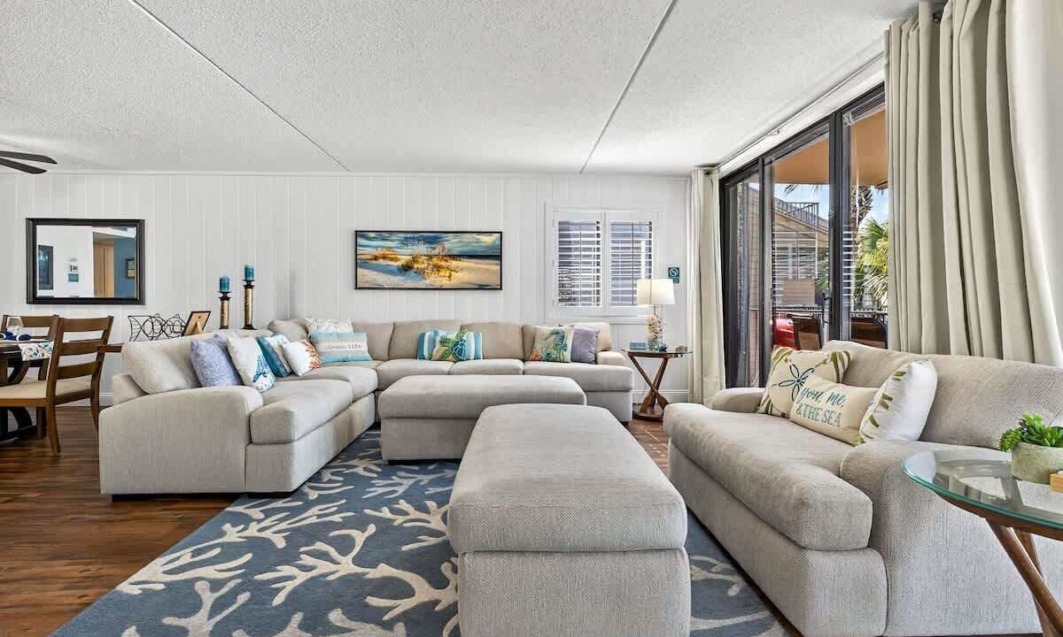 Photo of Livingroom in Belleair Beach