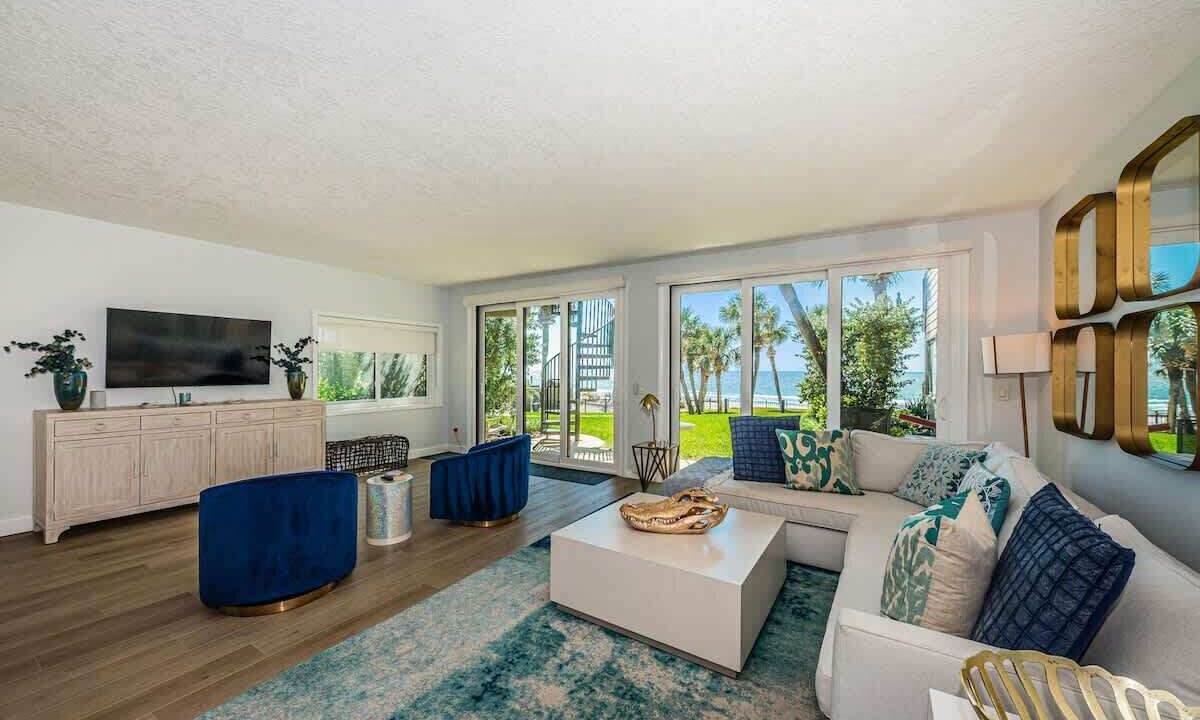 Photo of Livingroom in North Redington Beach