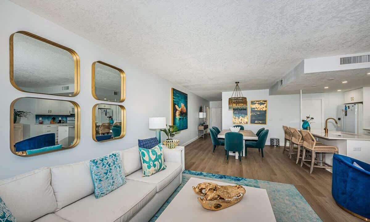 Photo of Livingroom in North Redington Beach