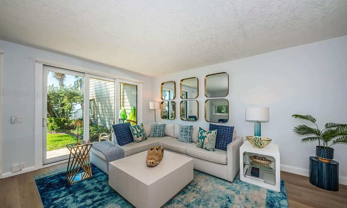 Photo of Livingroom in North Redington Beach