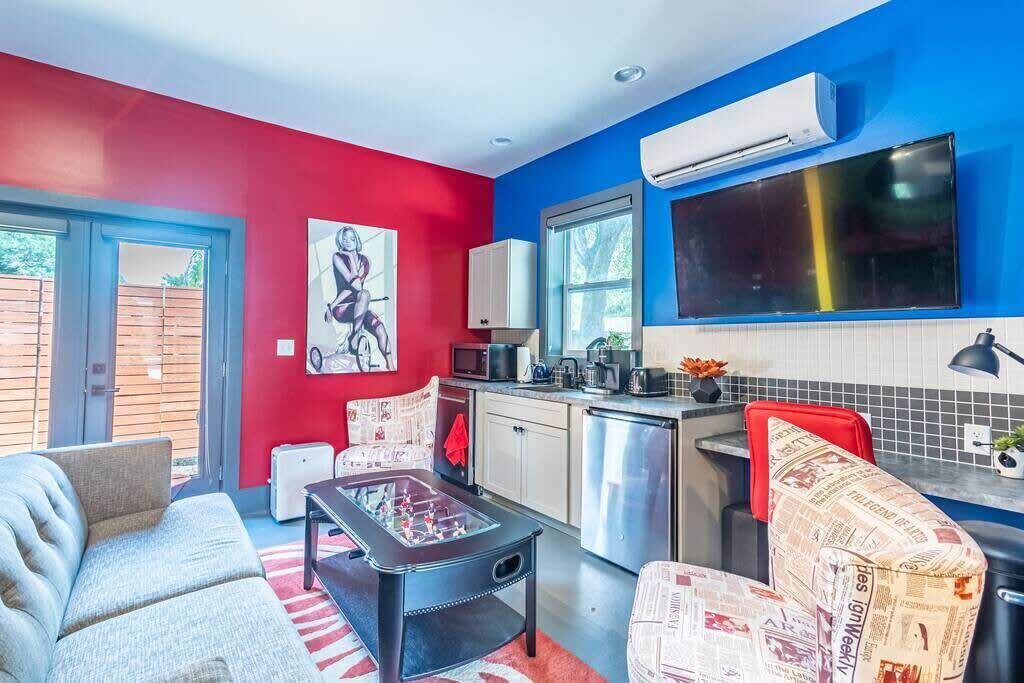Photo of Livingroom in Urban Core