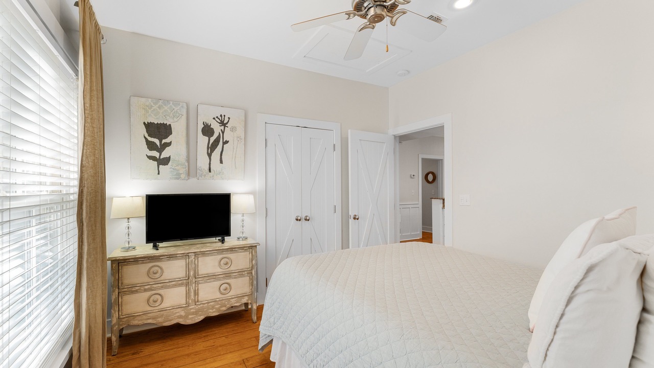 Photo of Bedroom in Seacrest