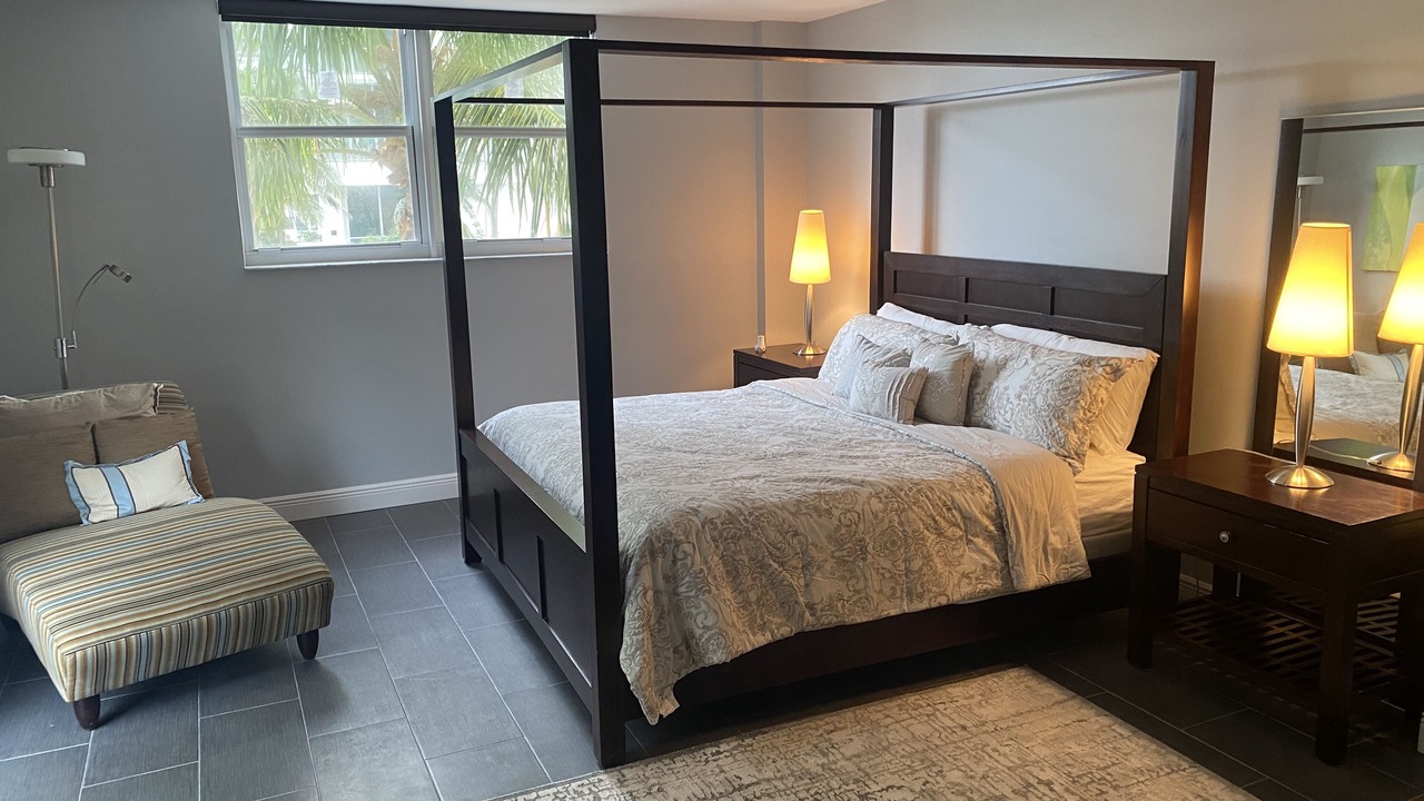 Photo of Bedroom in Hollywood South Central Beach