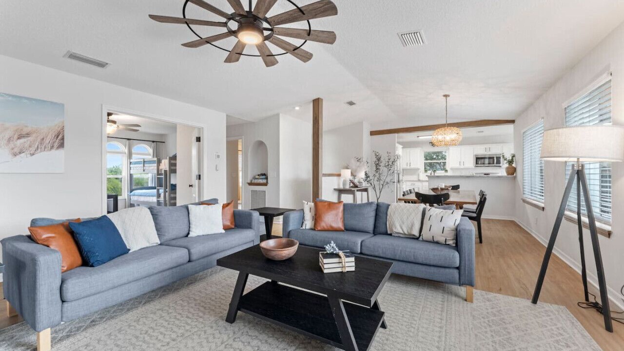 Photo of Livingroom in Butler Beach