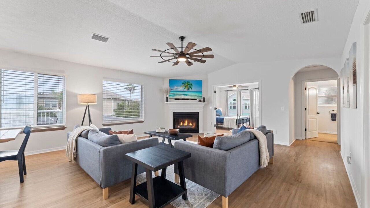 Photo of Livingroom in Butler Beach