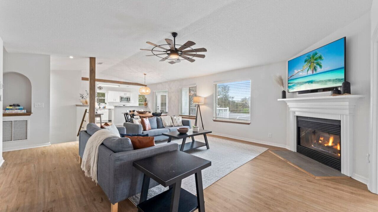 Photo of Livingroom in Butler Beach