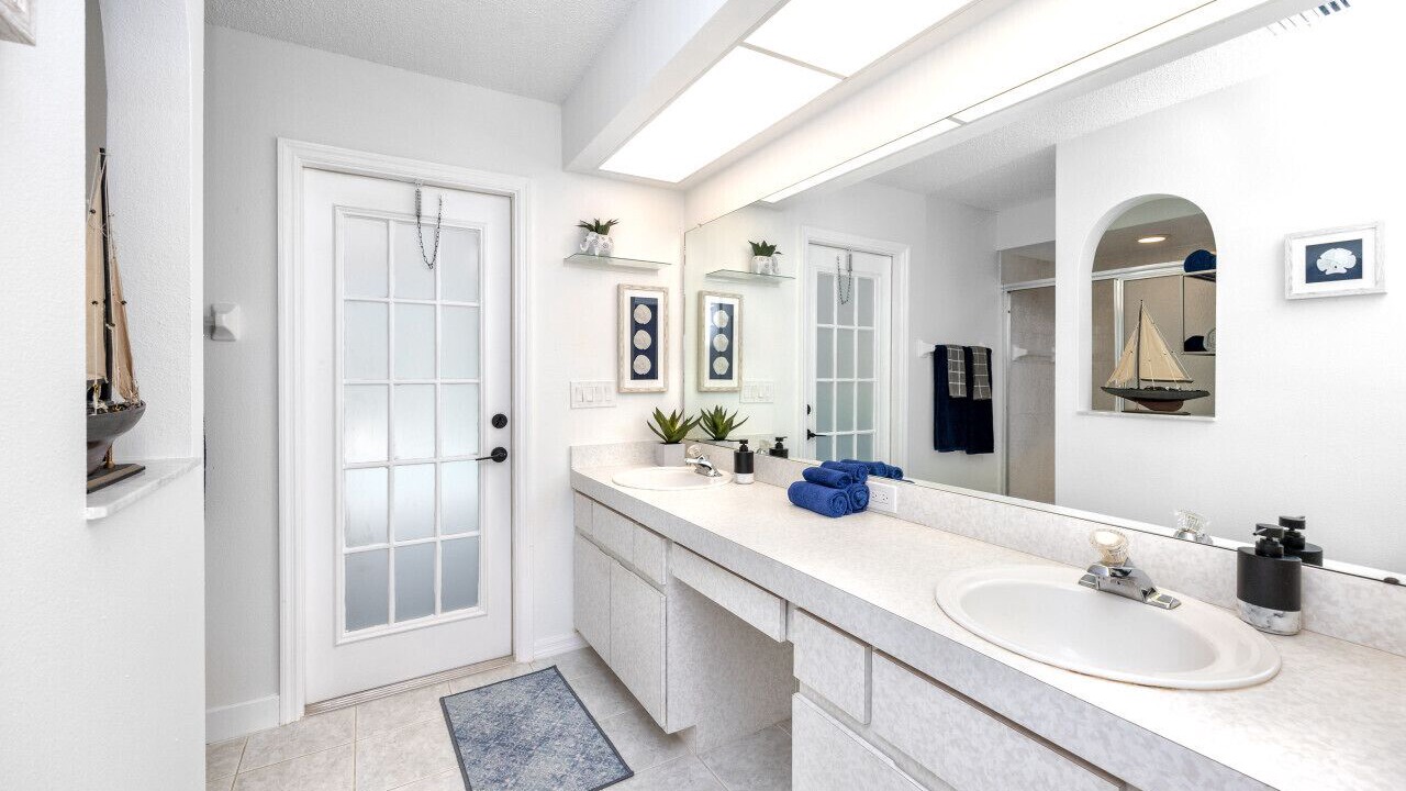 Photo of Bathroom in Bayport