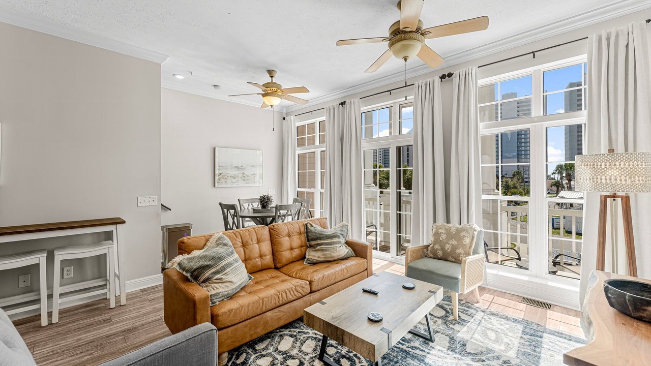 Photo of Livingroom in Long Beach