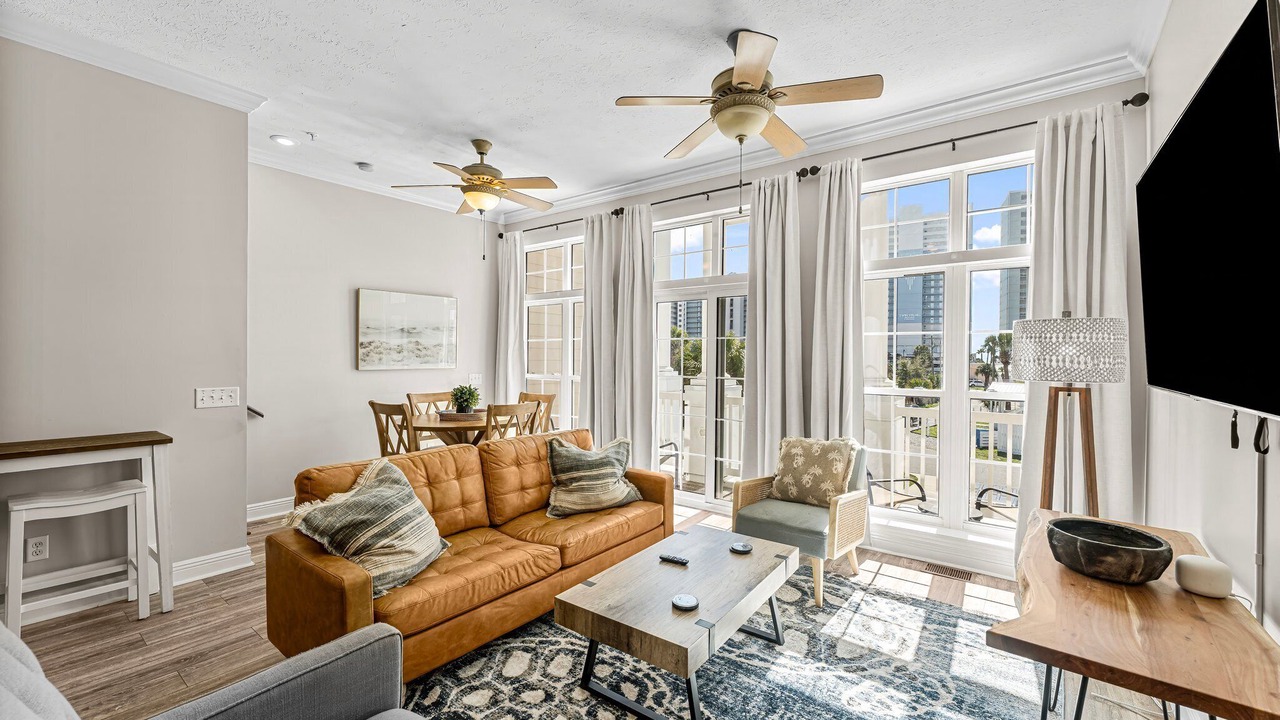 Photo of Livingroom in Long Beach