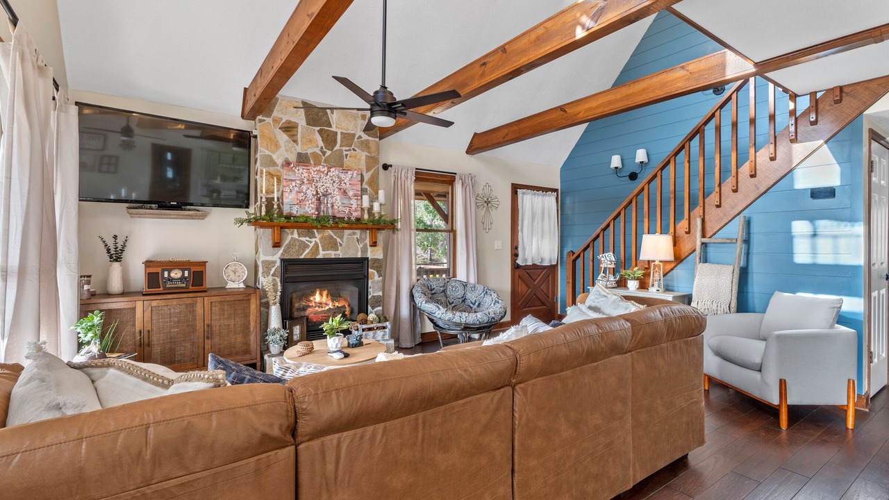 Photo of Livingroom in Eatonton