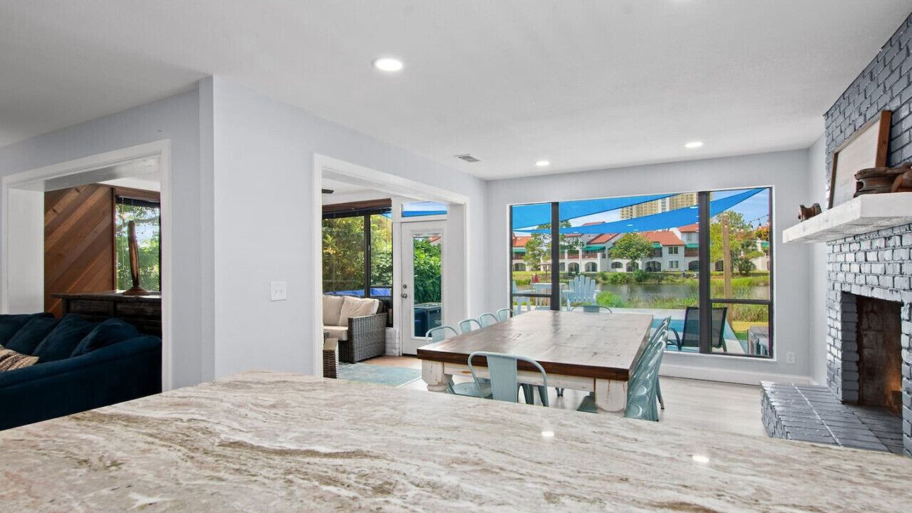 Photo of Livingroom in Thomas Drive