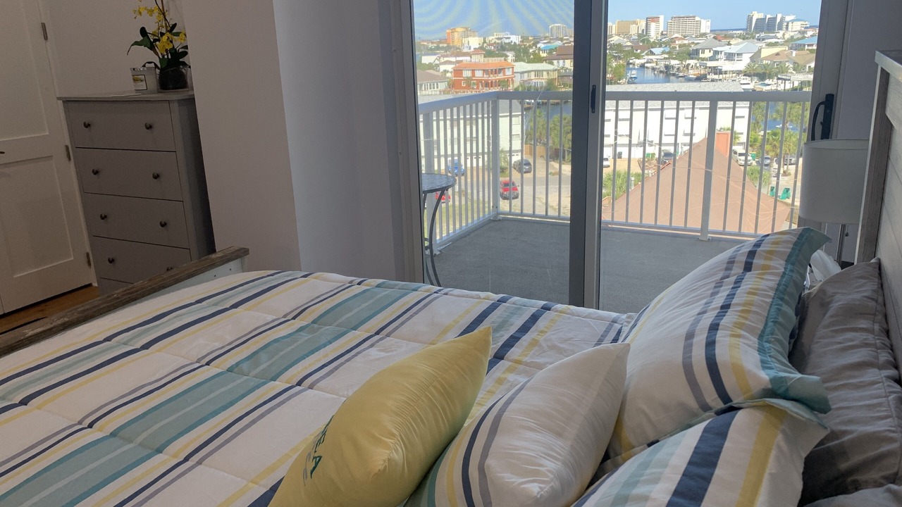 Photo of Bedroom in Holiday Isle