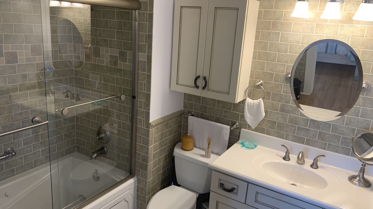 Photo of Bathroom in Holiday Isle