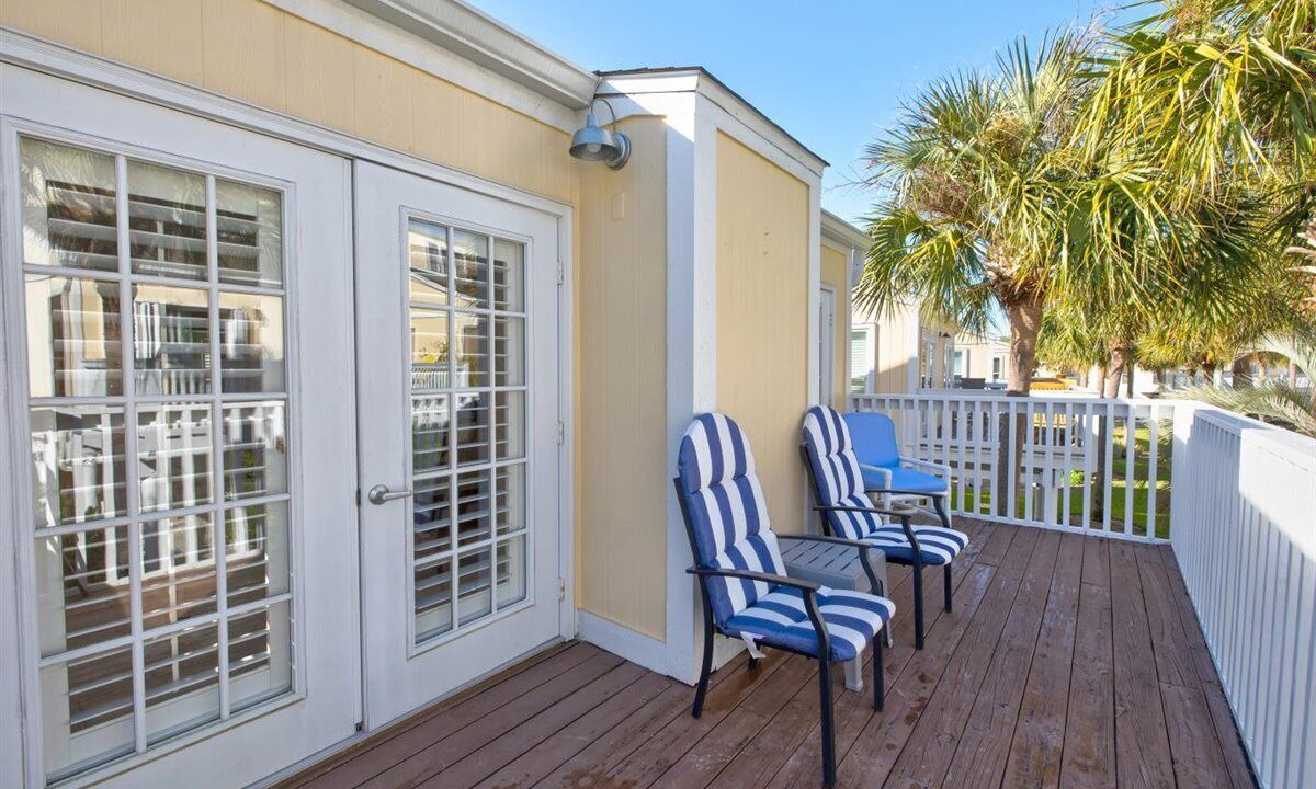 Photo of Patio Balcony in Holiday Isle