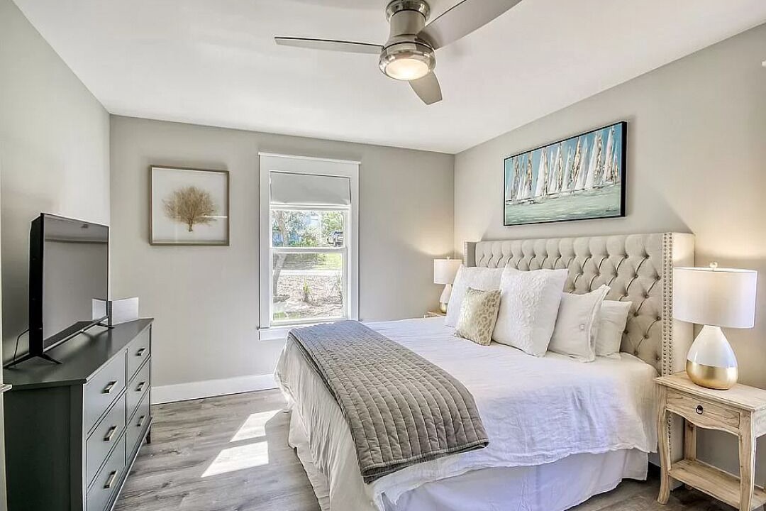 Photo of Bedroom in Dune Allen Beach
