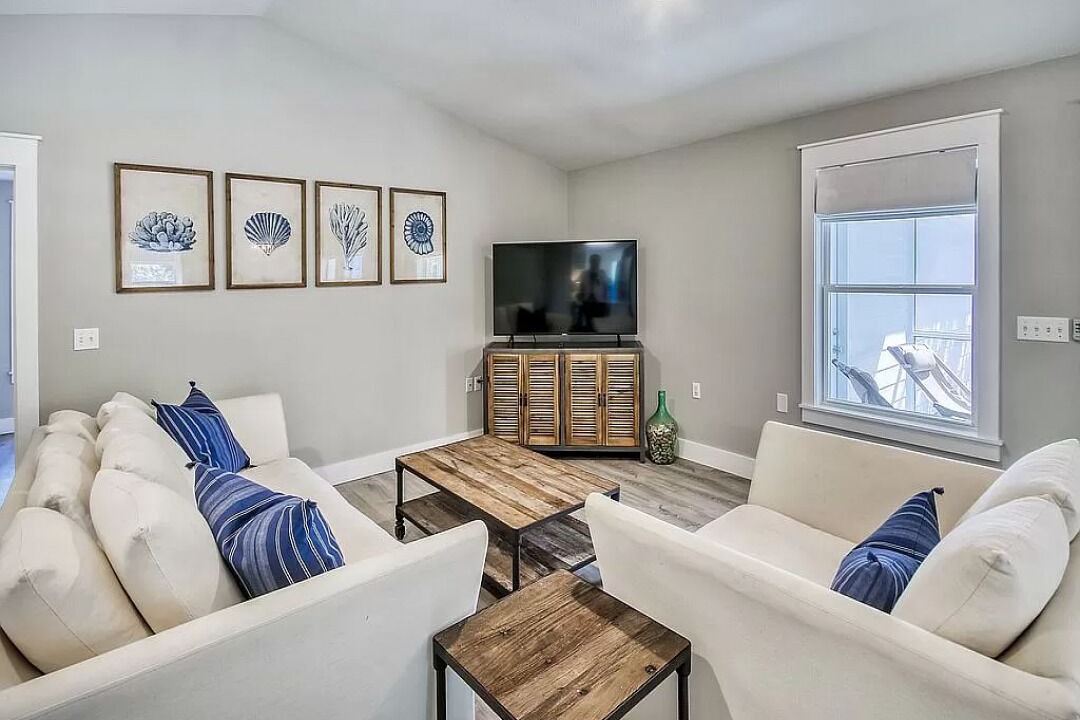 Photo of Livingroom in Dune Allen Beach