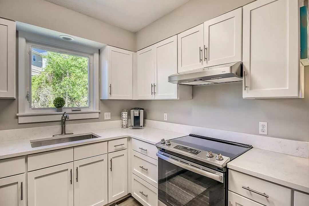 Photo of Kitchen in Dune Allen Beach