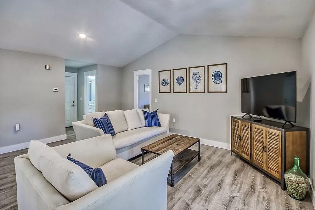 Photo of Livingroom in Dune Allen Beach