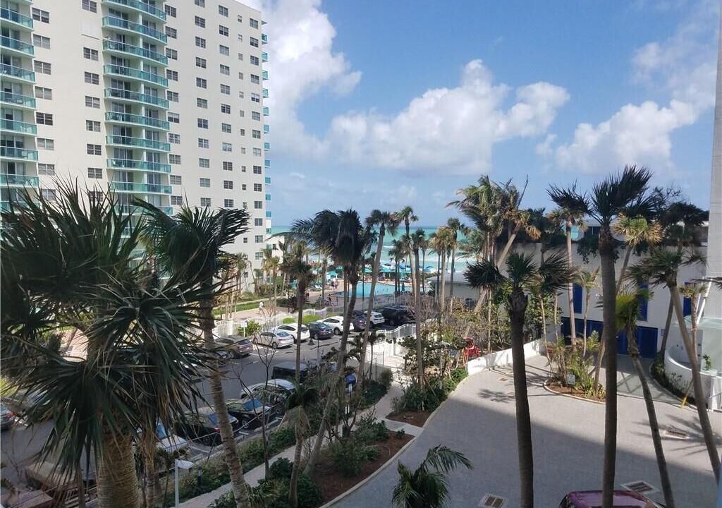 Photo of Outdoor in Hollywood South Central Beach