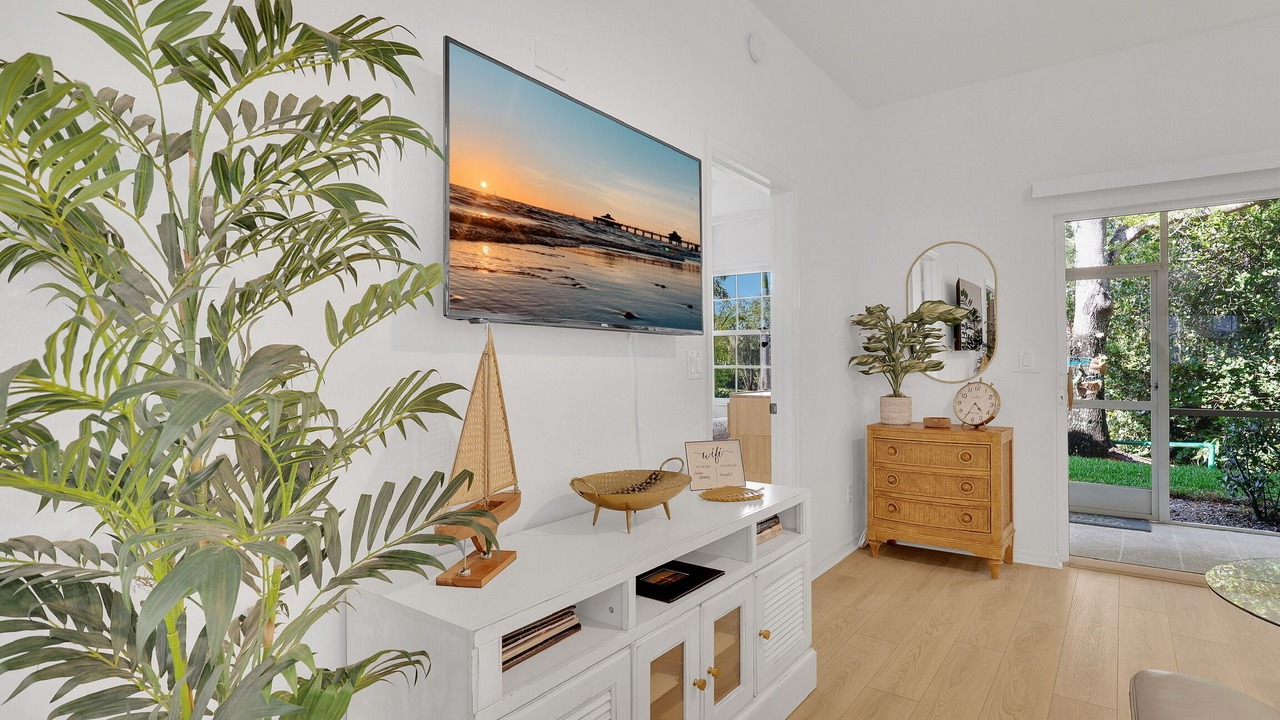 Photo of Livingroom in Bonita Shores