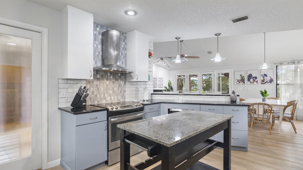 Photo of Kitchen in Sebastian Highlands