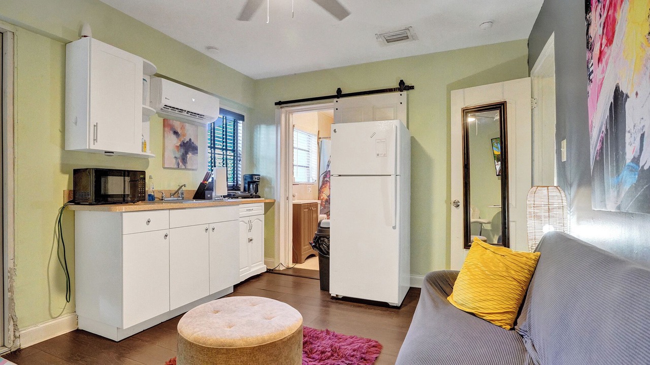Photo of Livingroom in Coral Heights