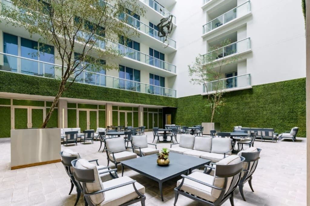 Photo of Outdoor in Hollywood