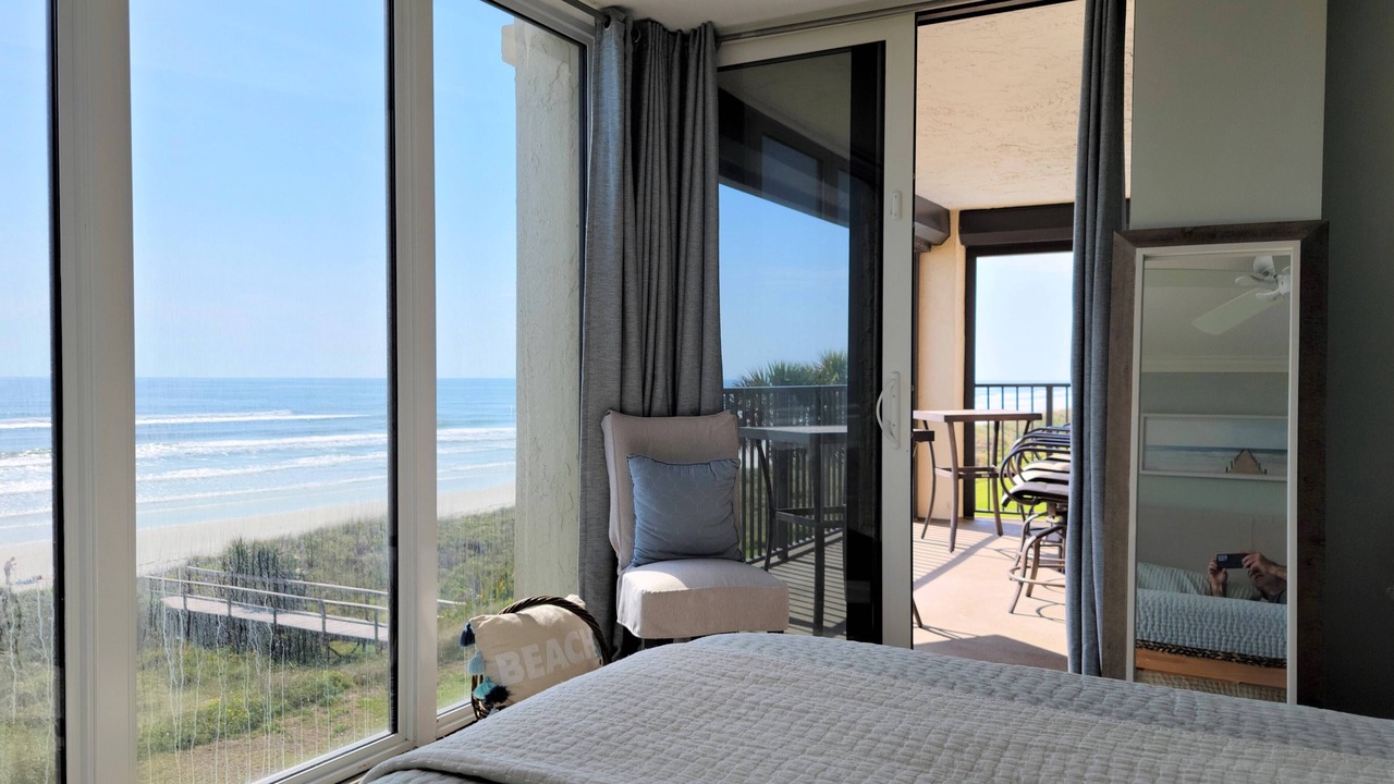 Photo of Patio Balcony in Crescent Beach