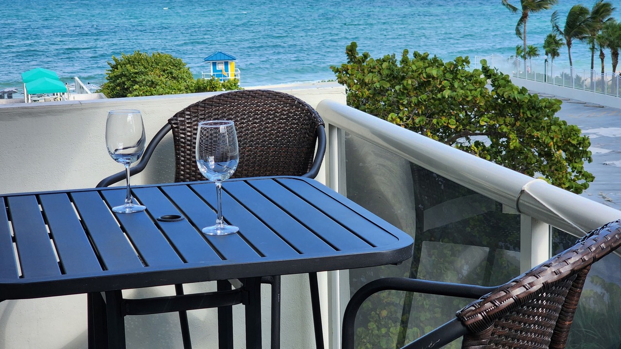 Photo of Patio Balcony in Hollywood South Central Beach
