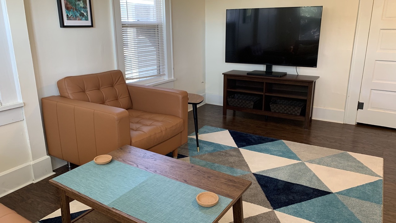 Photo of Livingroom in Historic Uptown