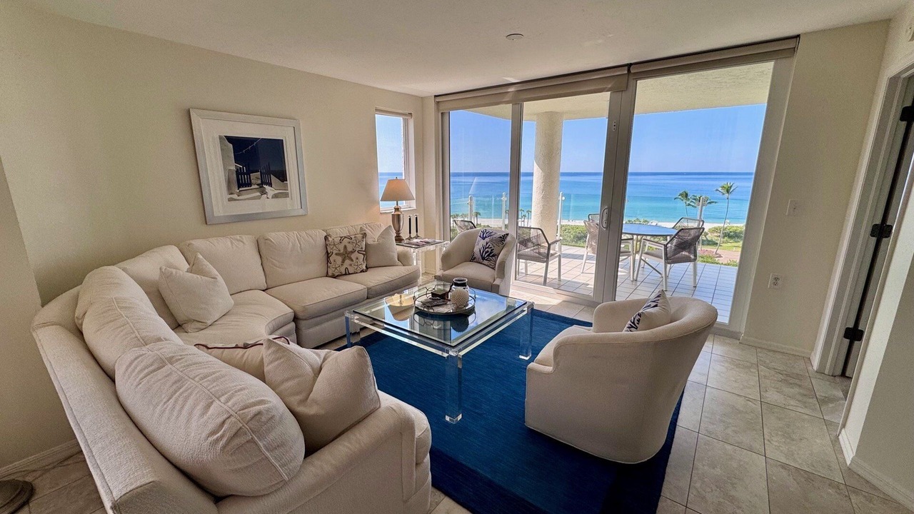 Photo of Livingroom in Park Shore