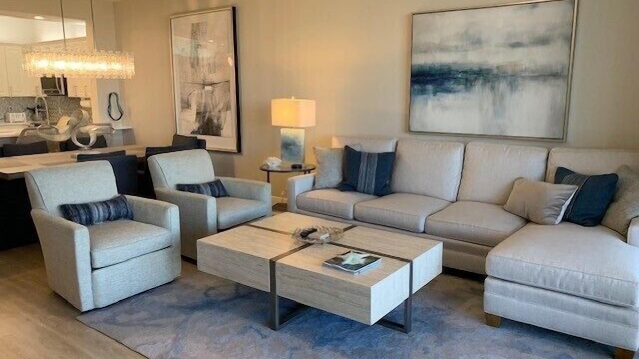 Photo of Livingroom in Vanderbilt Beach