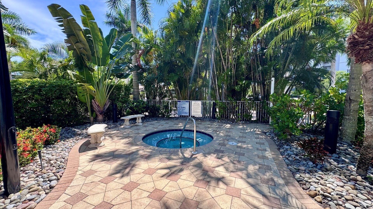 Photo of Outdoor in Vanderbilt Beach