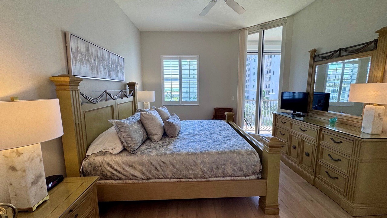 Photo of Bedroom in Vanderbilt Beach