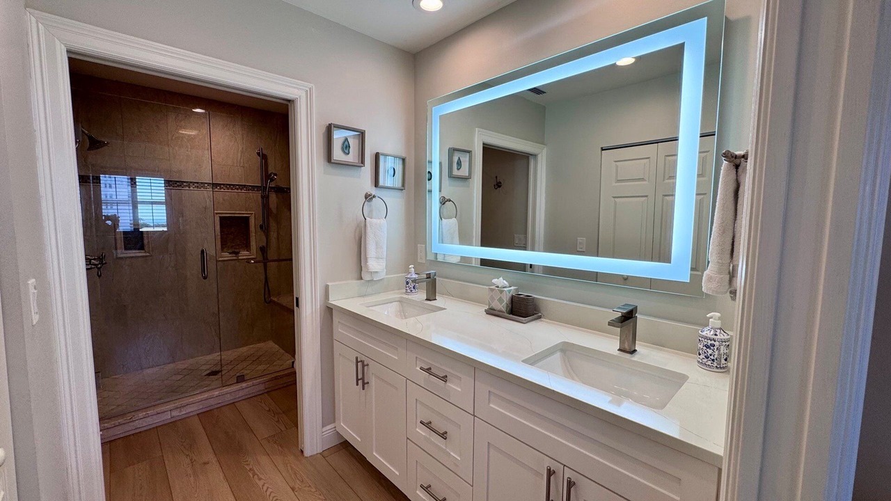 Photo of Bathroom in Vanderbilt Beach