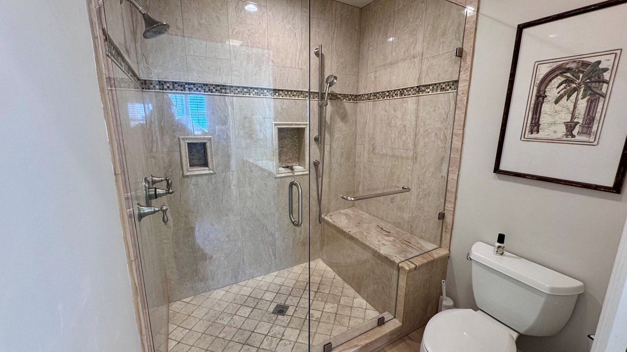 Photo of Bathroom in Vanderbilt Beach