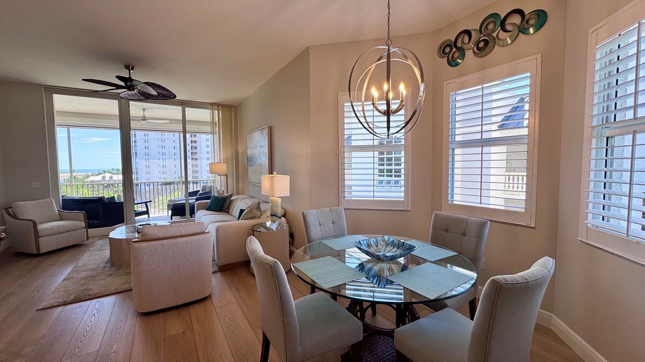 Photo of Livingroom in Vanderbilt Beach