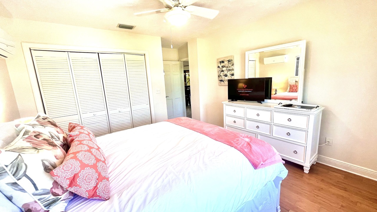 Photo of Bedroom in Summerland Key