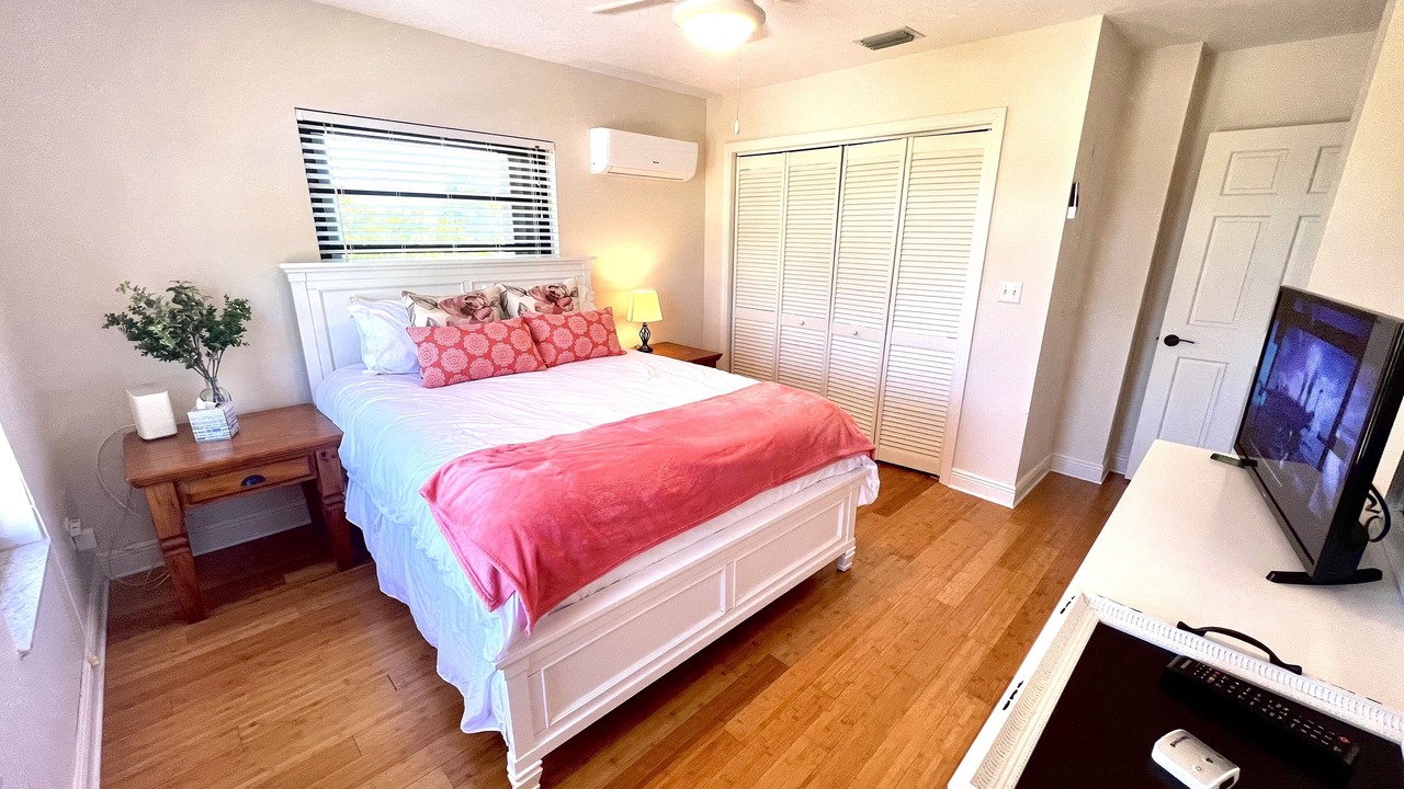 Photo of Bedroom in Summerland Key